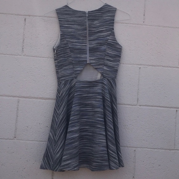 Sleeveless Texture Knit Flare Dress - Picture 2 of 2